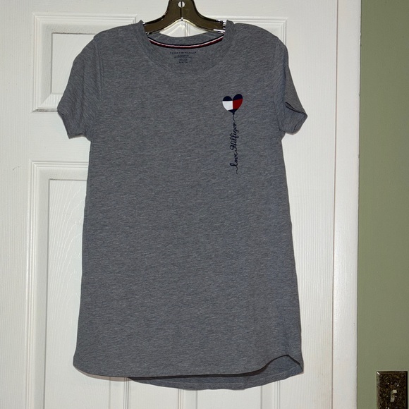 Tommy Hilfiger Gray Tee with Heart Balloon Logo - Picture 1 of 4